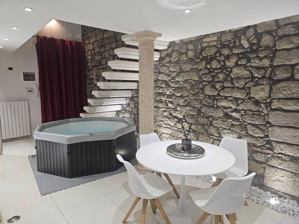 White Loft & Spa วิแตร์โบ ภายนอก รูปภาพ